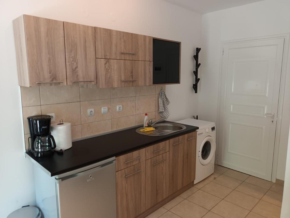 Palm Beach Apartment Peraia מראה חיצוני תמונה